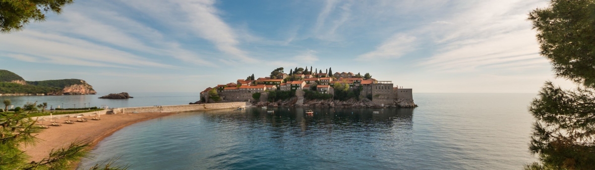 Montenegro Tunnel View (Arno Hoyer) CC BY Montenegro Tunnel View (Arno Hoyer) CC BY
